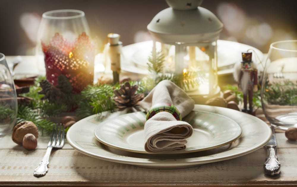 Winter Inspired Table Settings and Centerpieces for The Modern Home