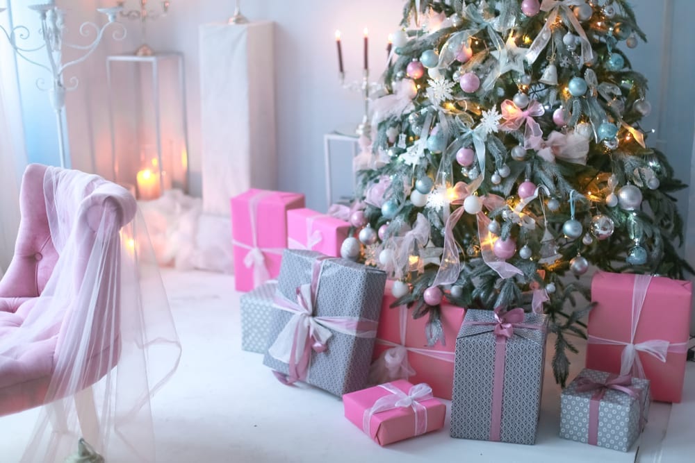 5 Ingenious Ways You Can Incorporate Millennial Pink Into Your Holiday Decor
