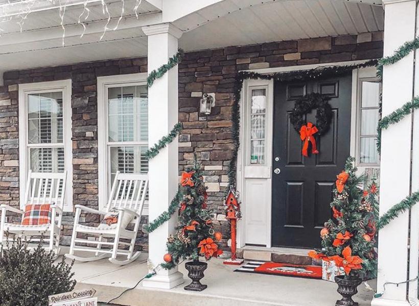 5 Stunning Ideas To Decorate Your Front Porch This Holiday Season